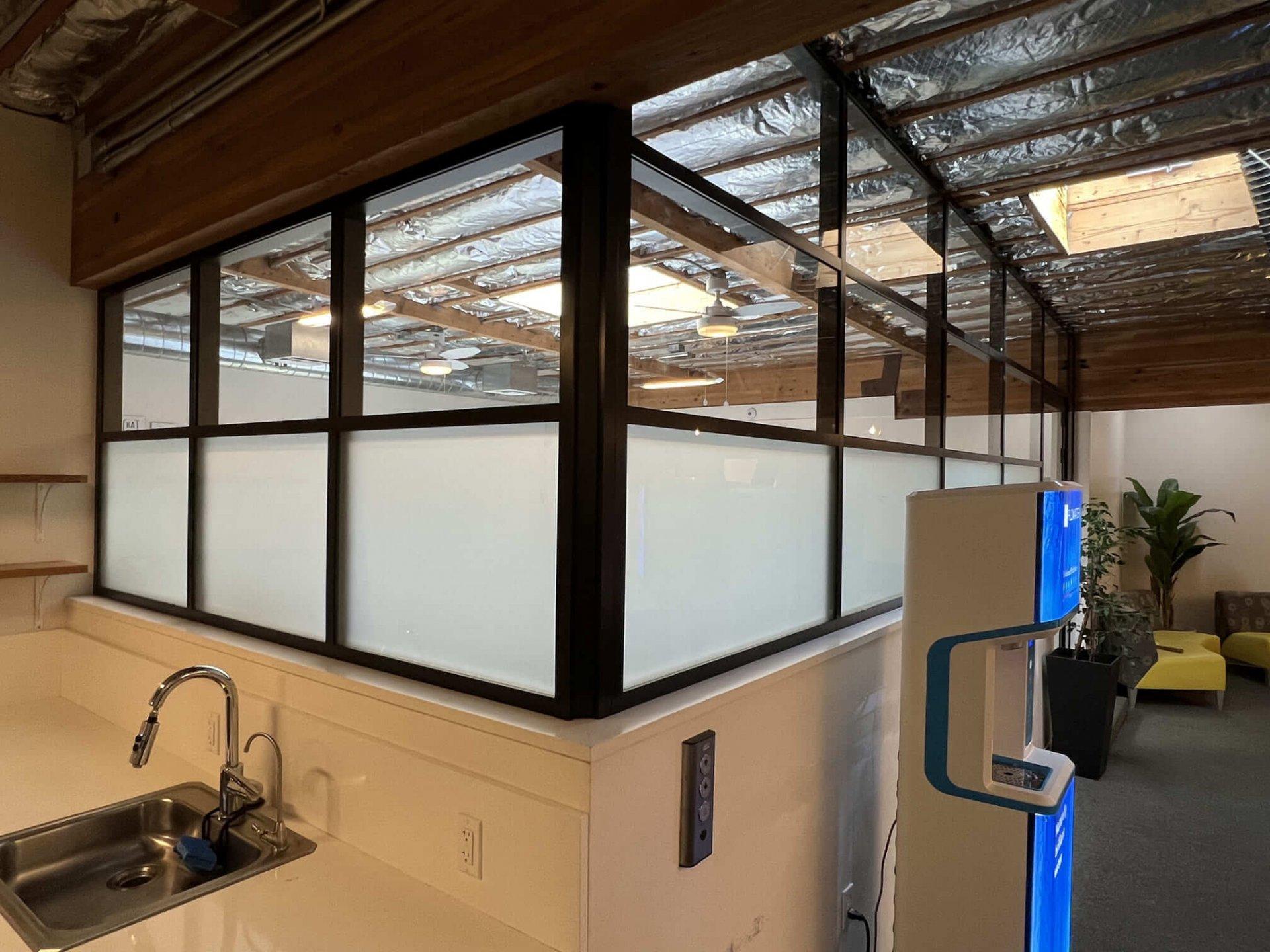 Kompas – Aluminium partition