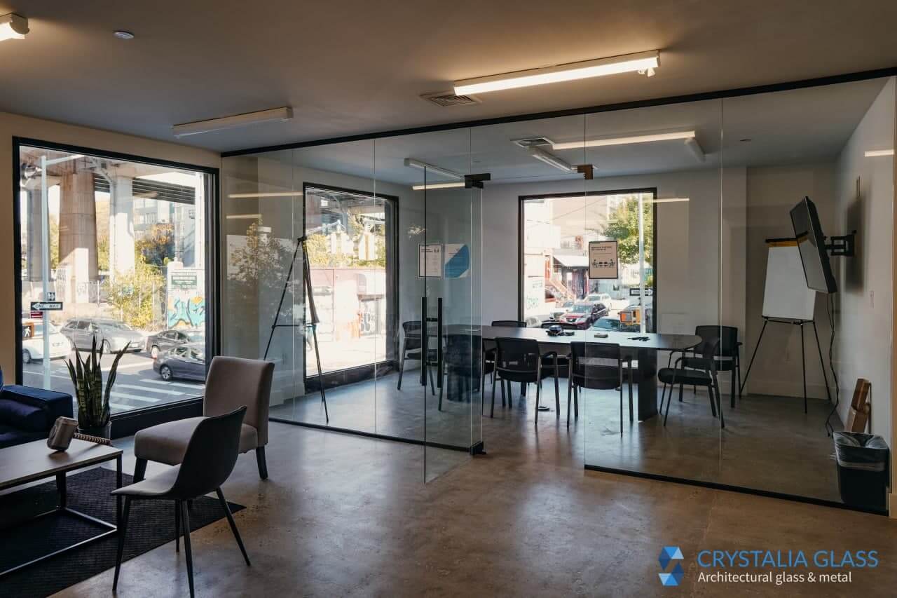 Frameless Partitions – Swing Doors